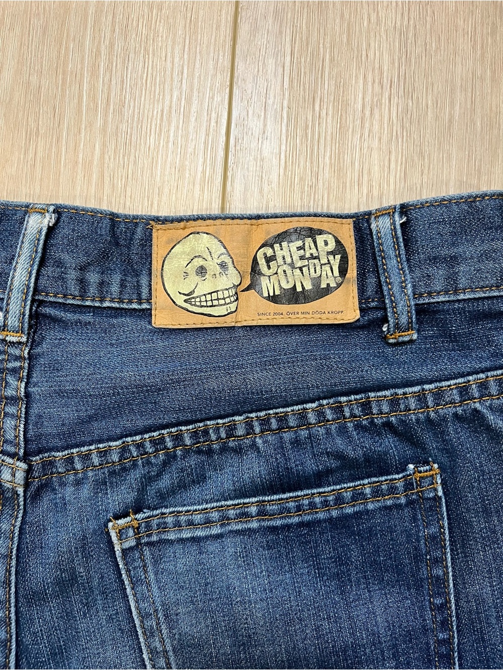 CHEAP MONDAY Cutoff Jean Booty Shorts - FREE SHIPPING on Bundles $95+ - Picture 5 of 9